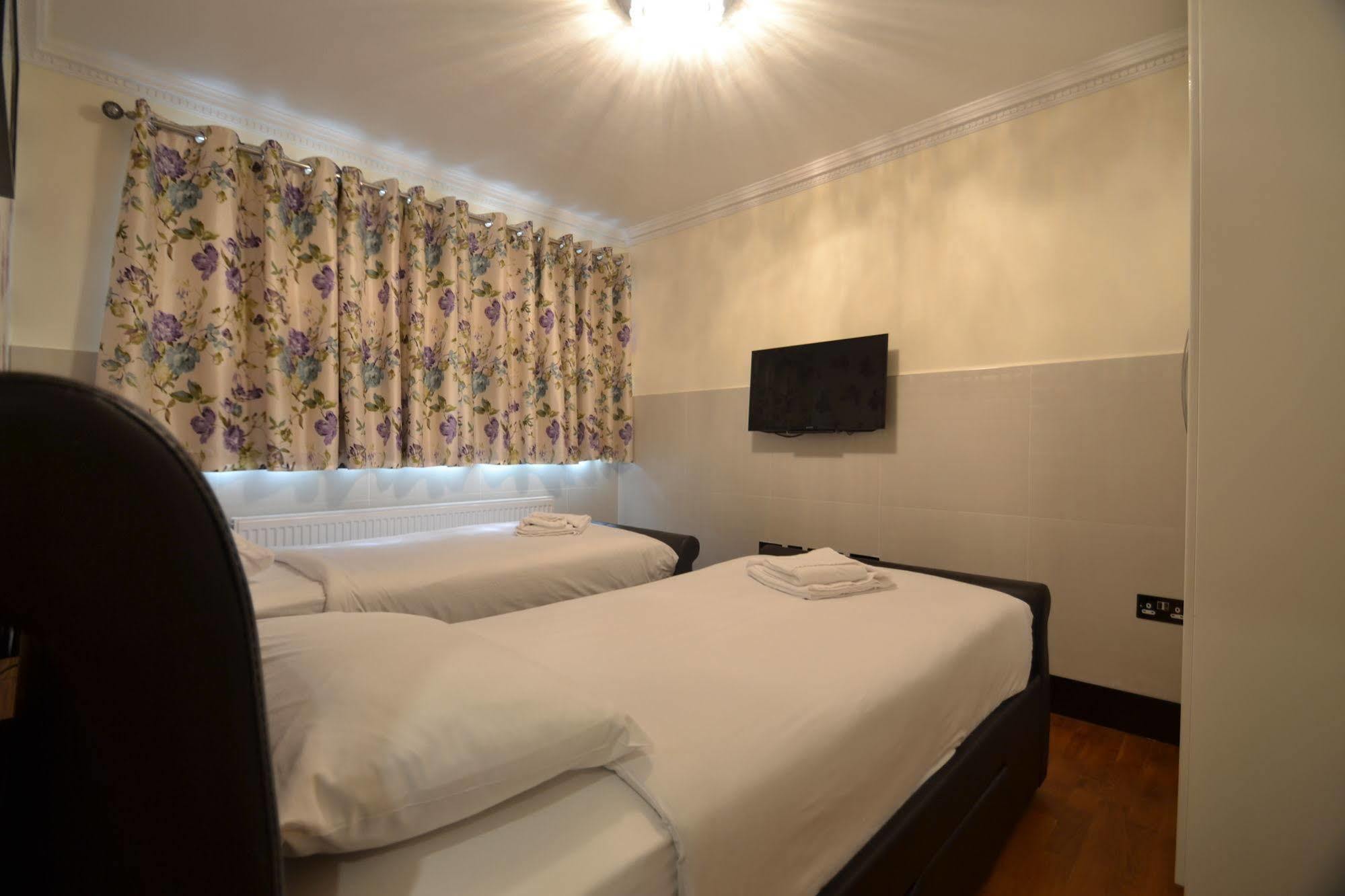 Hyde Park Apartment *