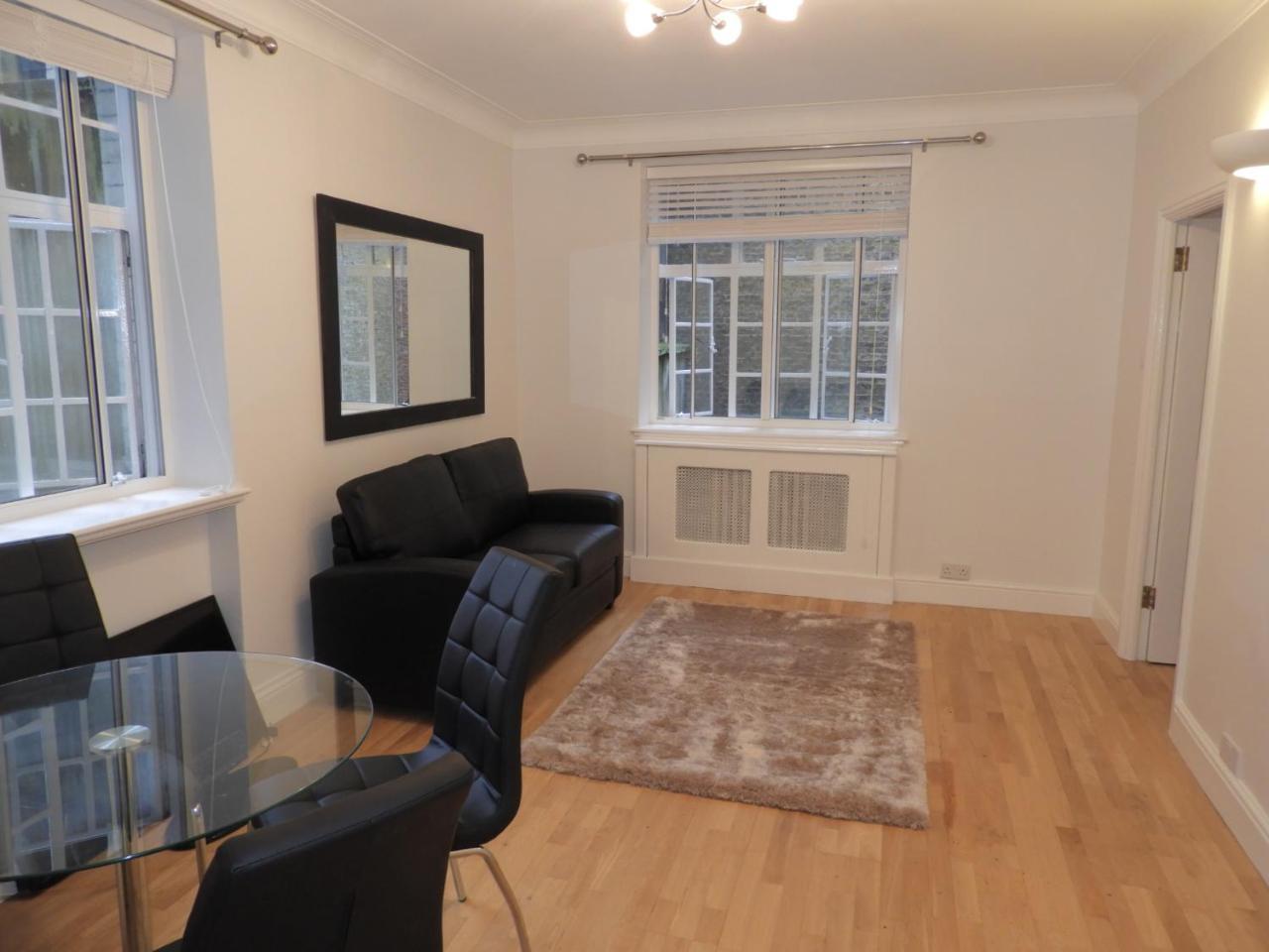 Quebec Court Apartment