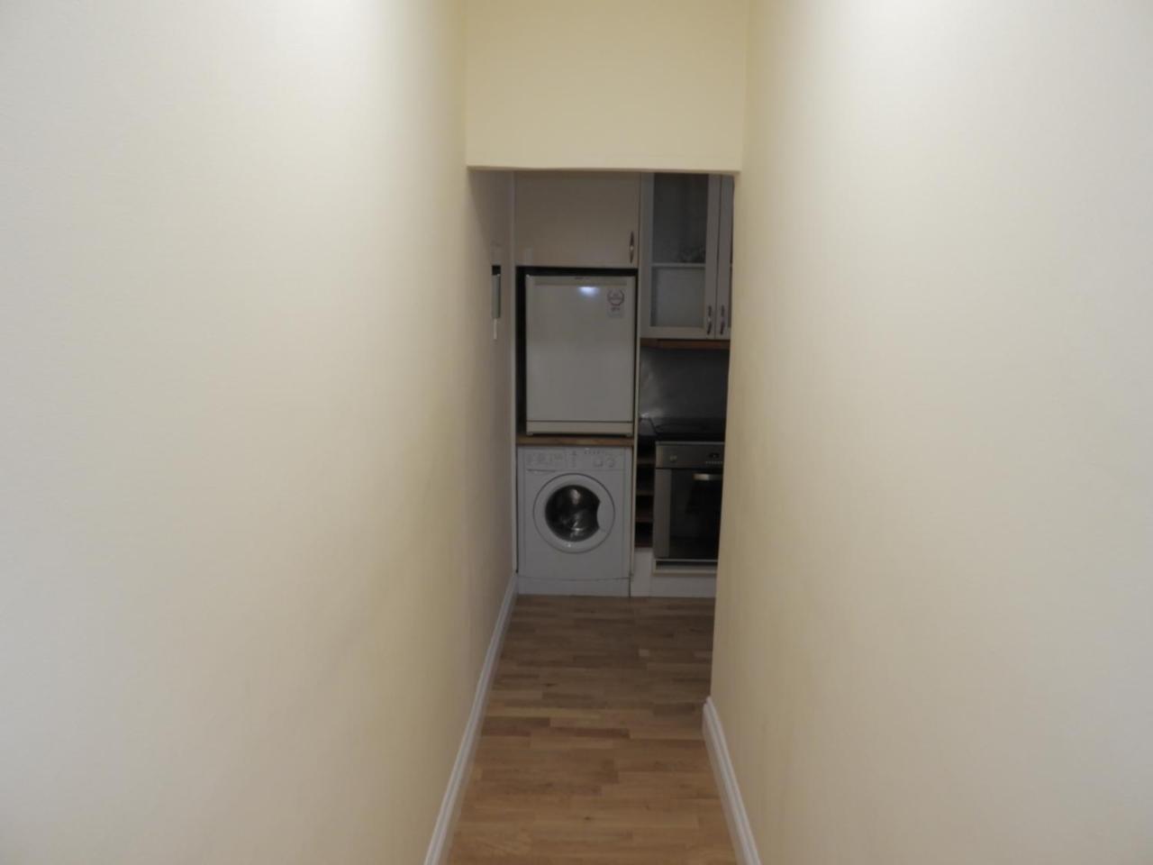 Apartment Quebec Court London