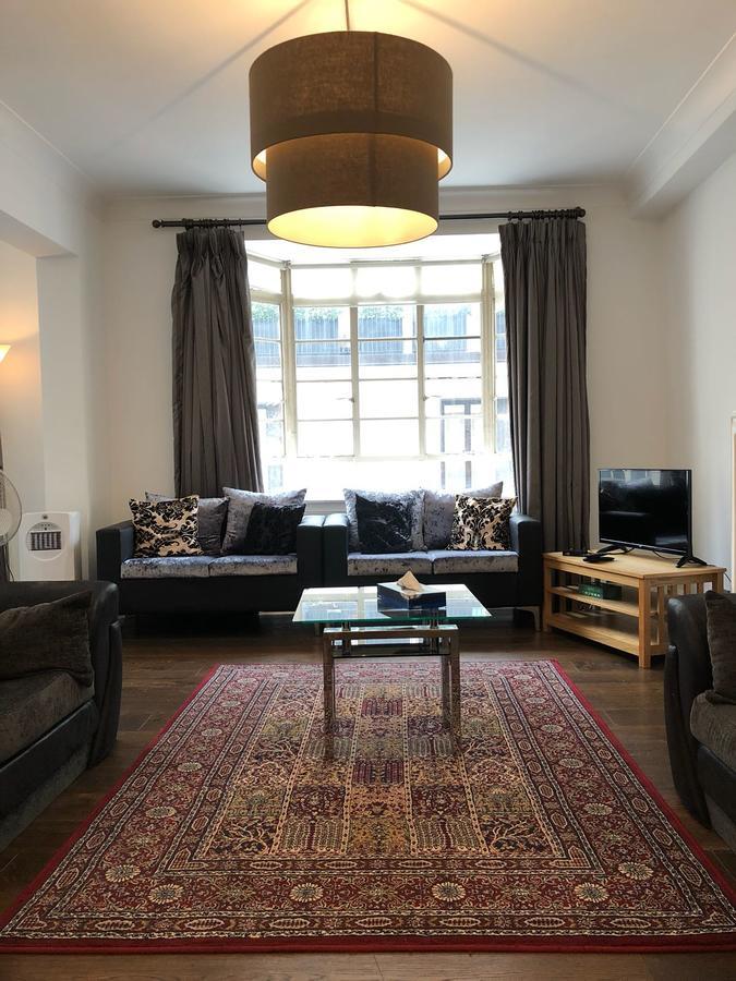 141 Knightsbridge Park Mansions * London