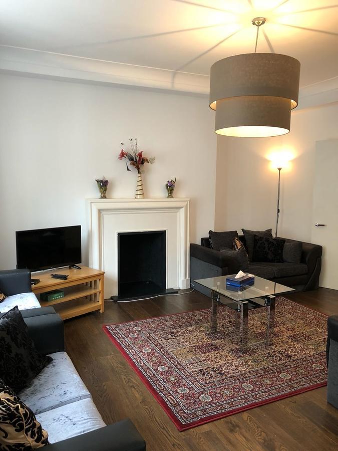 141 Knightsbridge Park Mansions * London