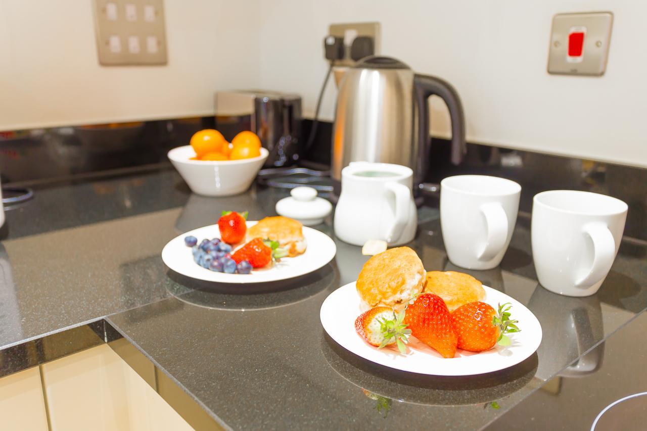 River Walk - Canary Wharf Apartment London