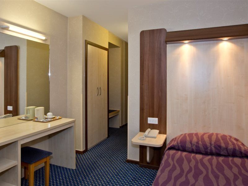 Royal National And Sister Hotels Roulette 3*