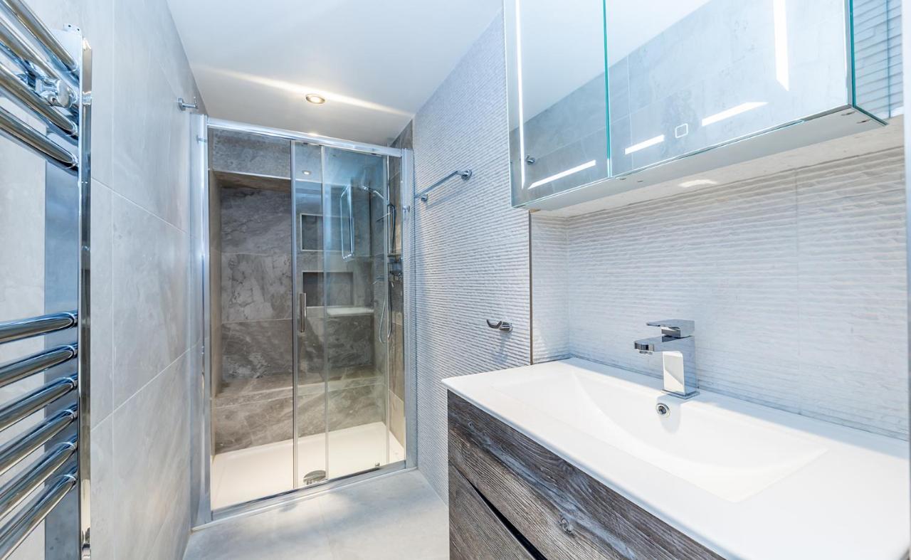 Chic Near Regents Park Free Wifi Apartment *