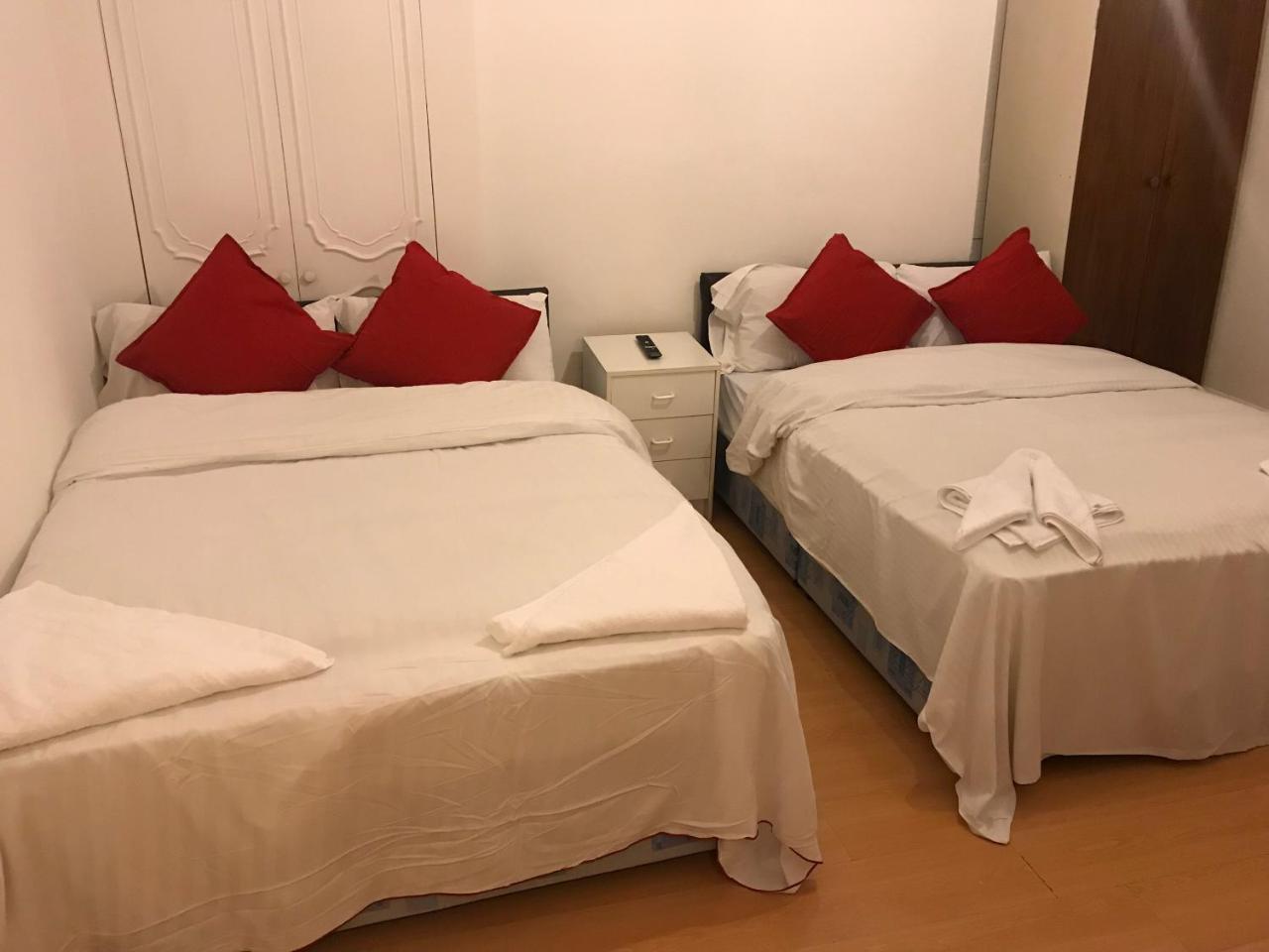 Guest house Poplar *