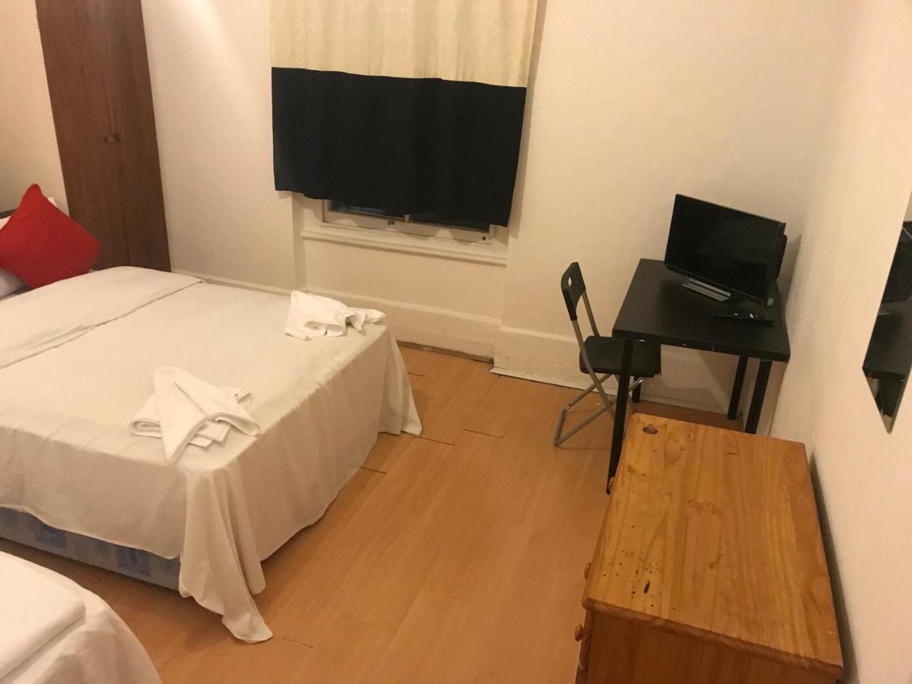 Poplar Guest house *