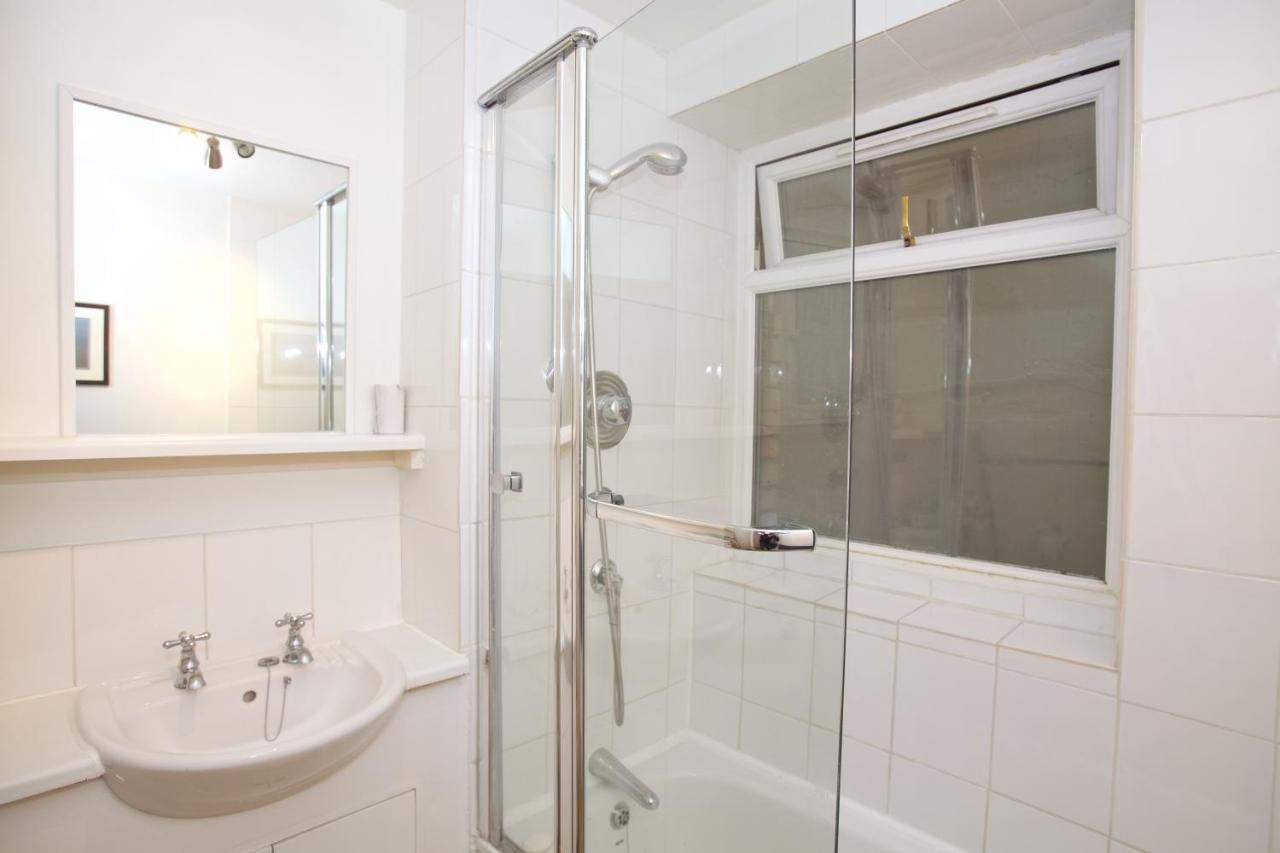 Leonard Court Apartment