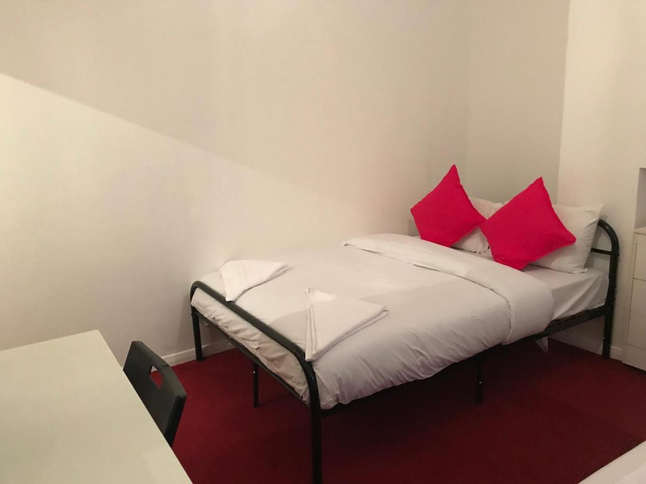 Guest house Poplar *