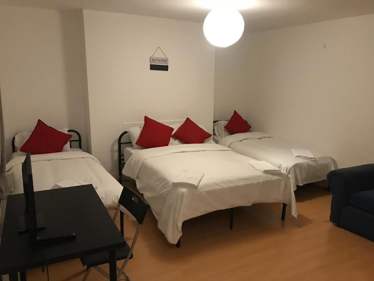 Guest house Poplar *