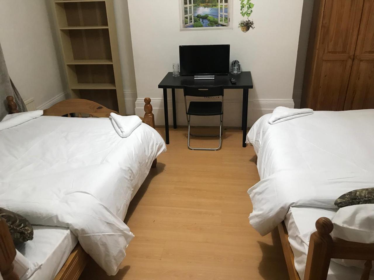 Poplar Guest house *
