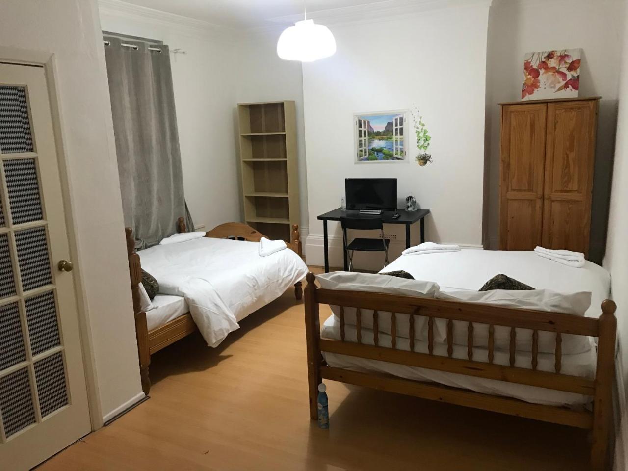 Guest house Poplar London