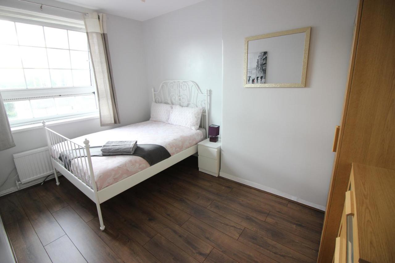 Betts Guest * London