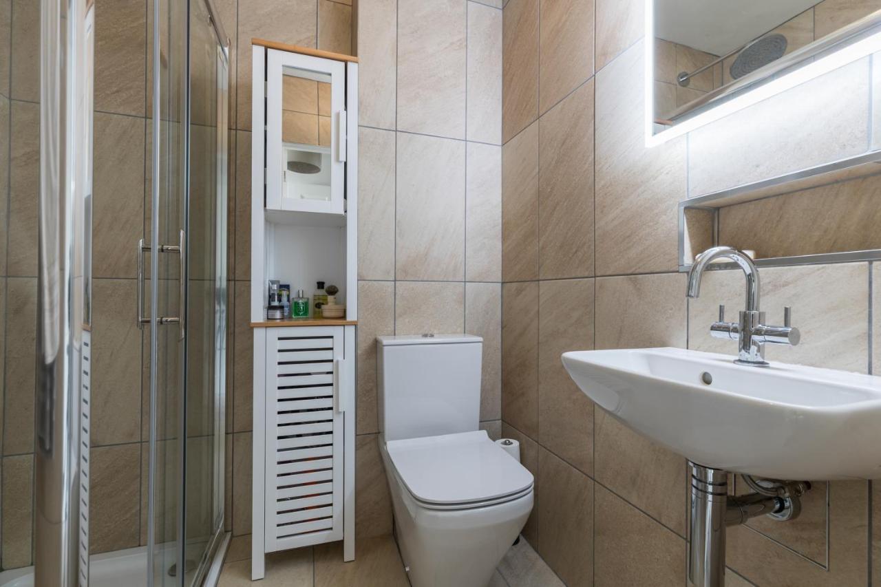 Charming Flat With Balcony In Pimlico Apartment *