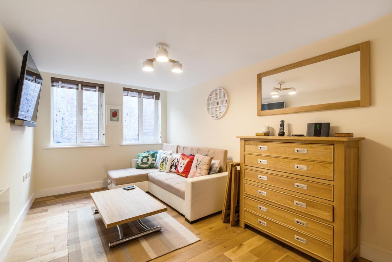 Fantastic Central Brixton Flat For Up To 6 Guests London
