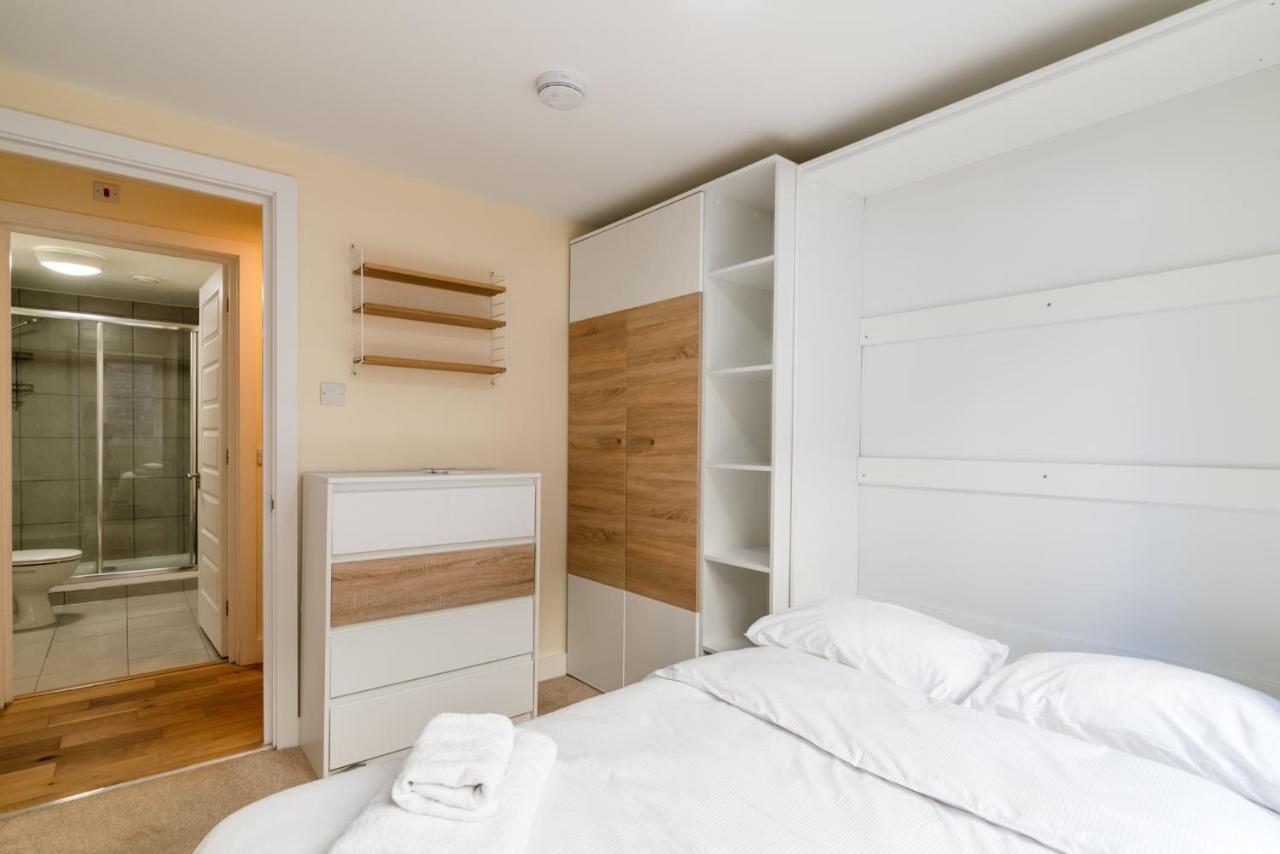 Fantastic Central Brixton Flat For Up To 6 Guests Apartment London