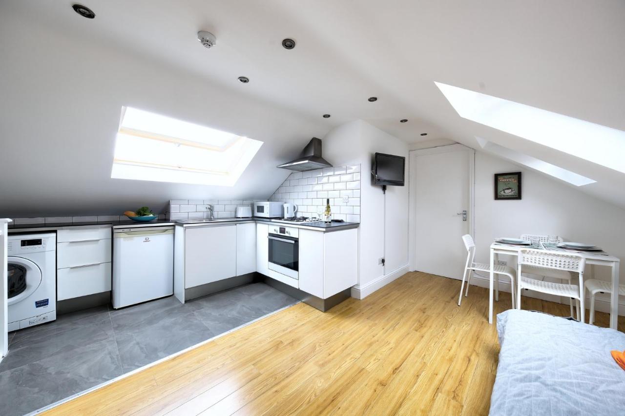 Melrose Apartment *