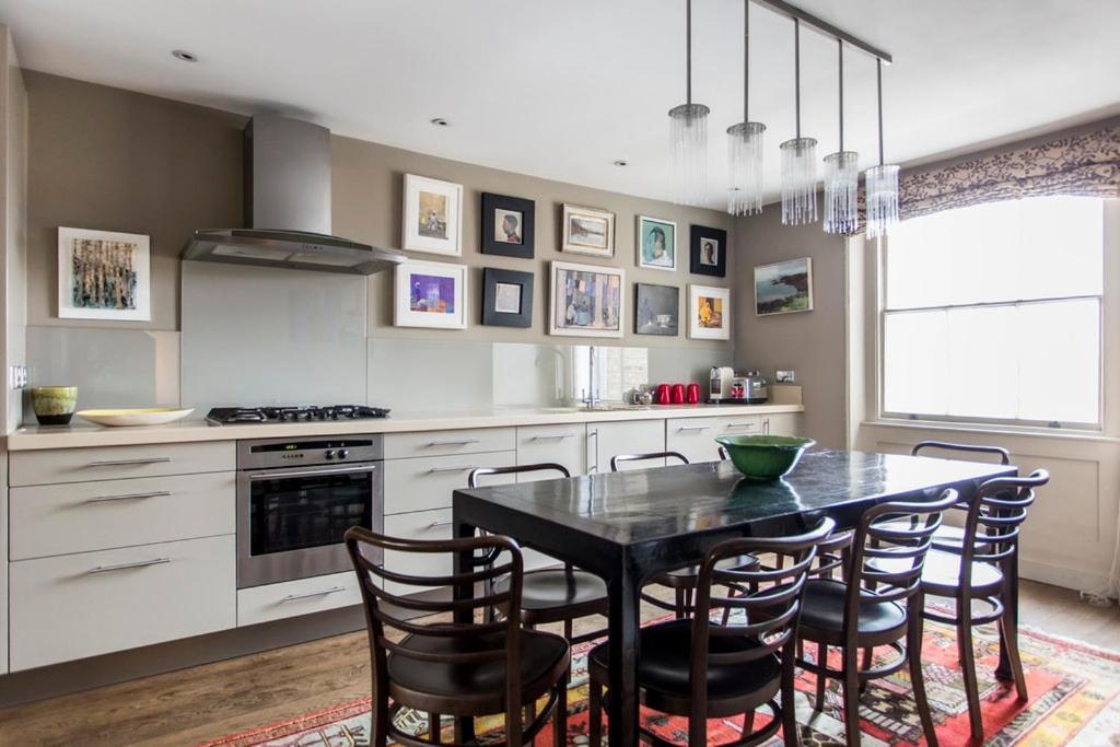 Cornwall Gardens Iii By Onefinestay * London