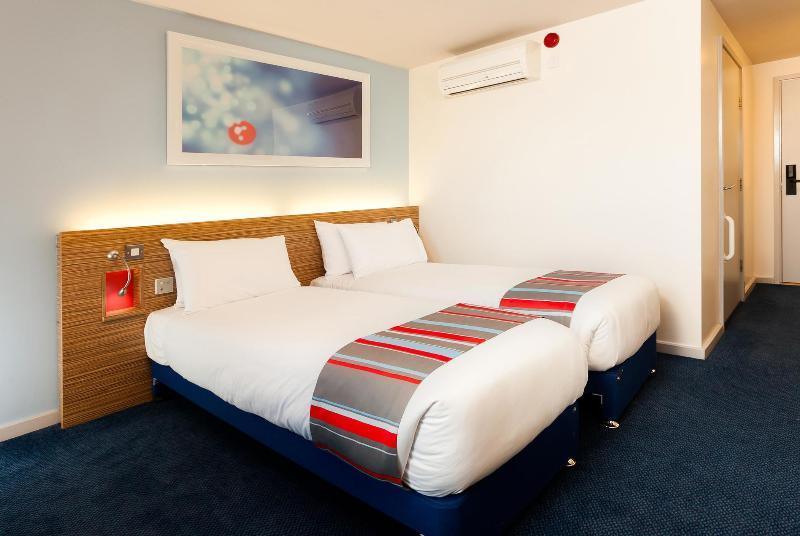 Travelodge Stratford 3*