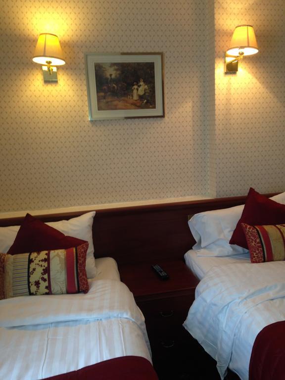 Avon Hotel