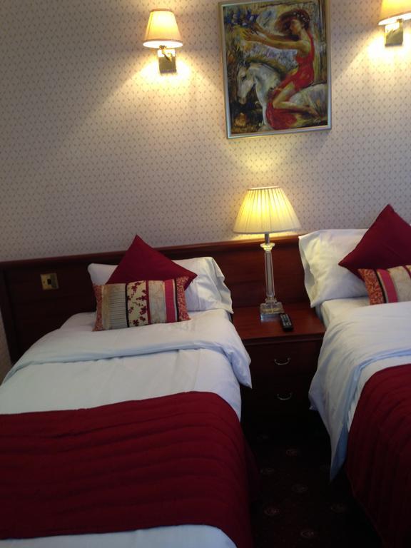 Avon Hotel