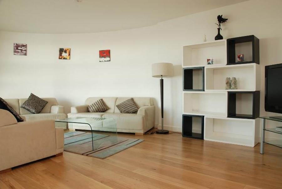 Falcon Wharf Apartment *