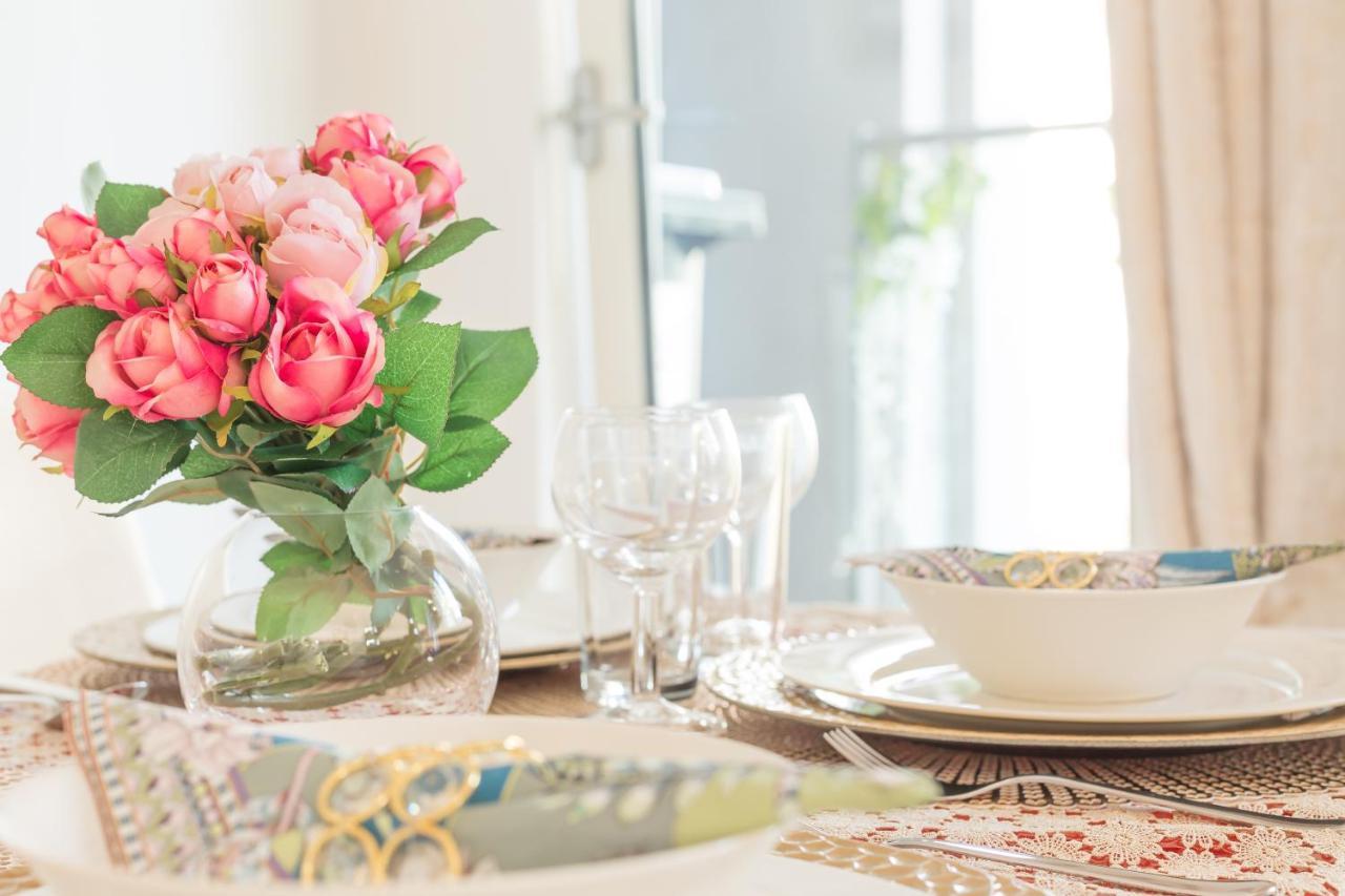 Dockside Walk - Canary Wharf Apartment *
