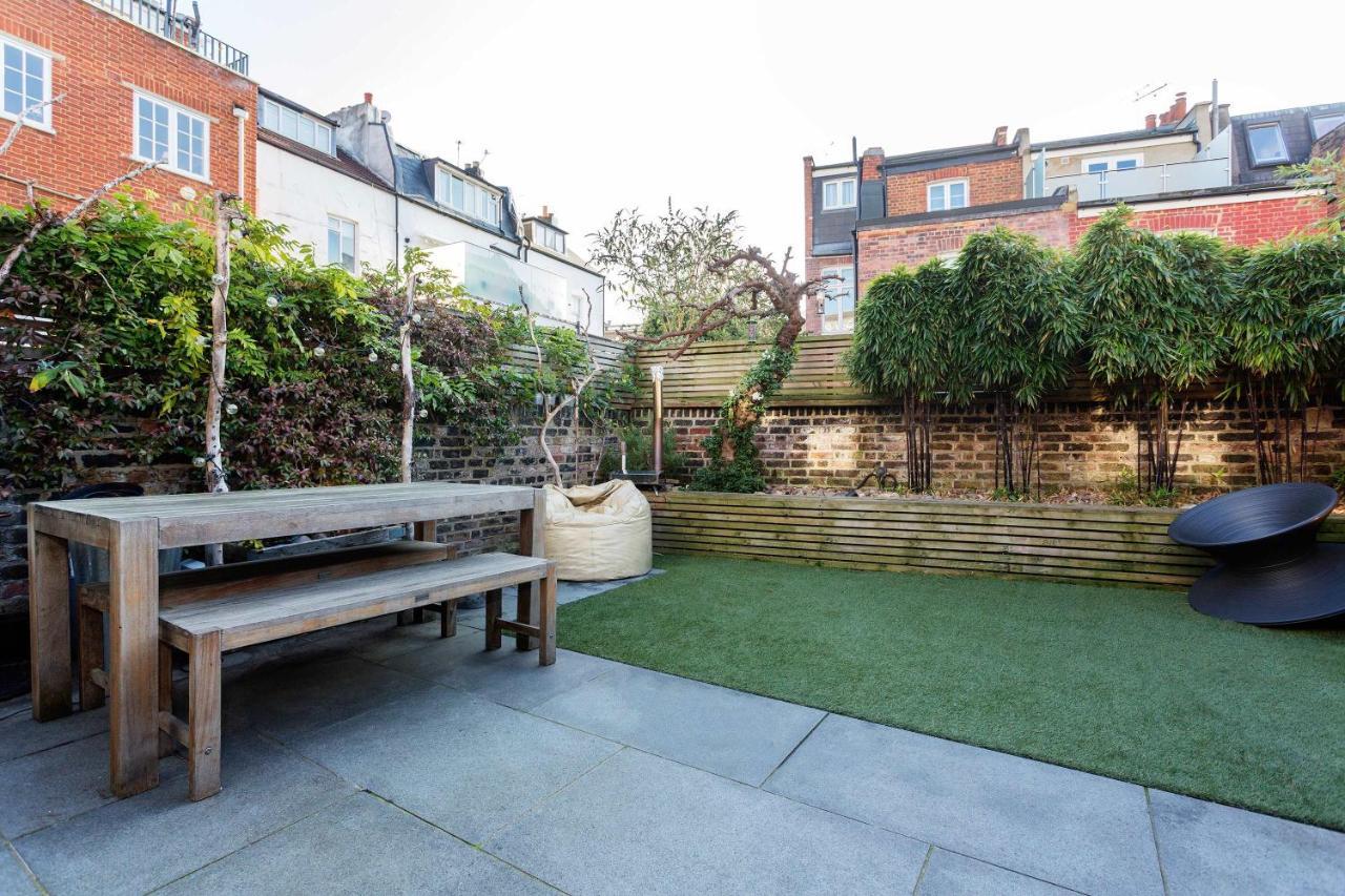 Veeve - Midnight Style On Margravine Gardens Holiday home London