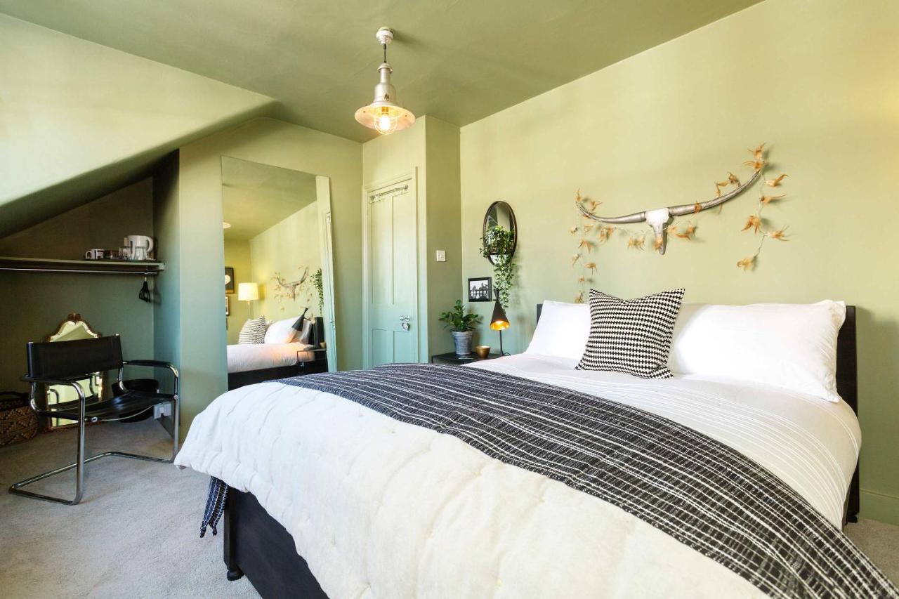 Veeve - Midnight Style On Margravine Gardens Holiday home