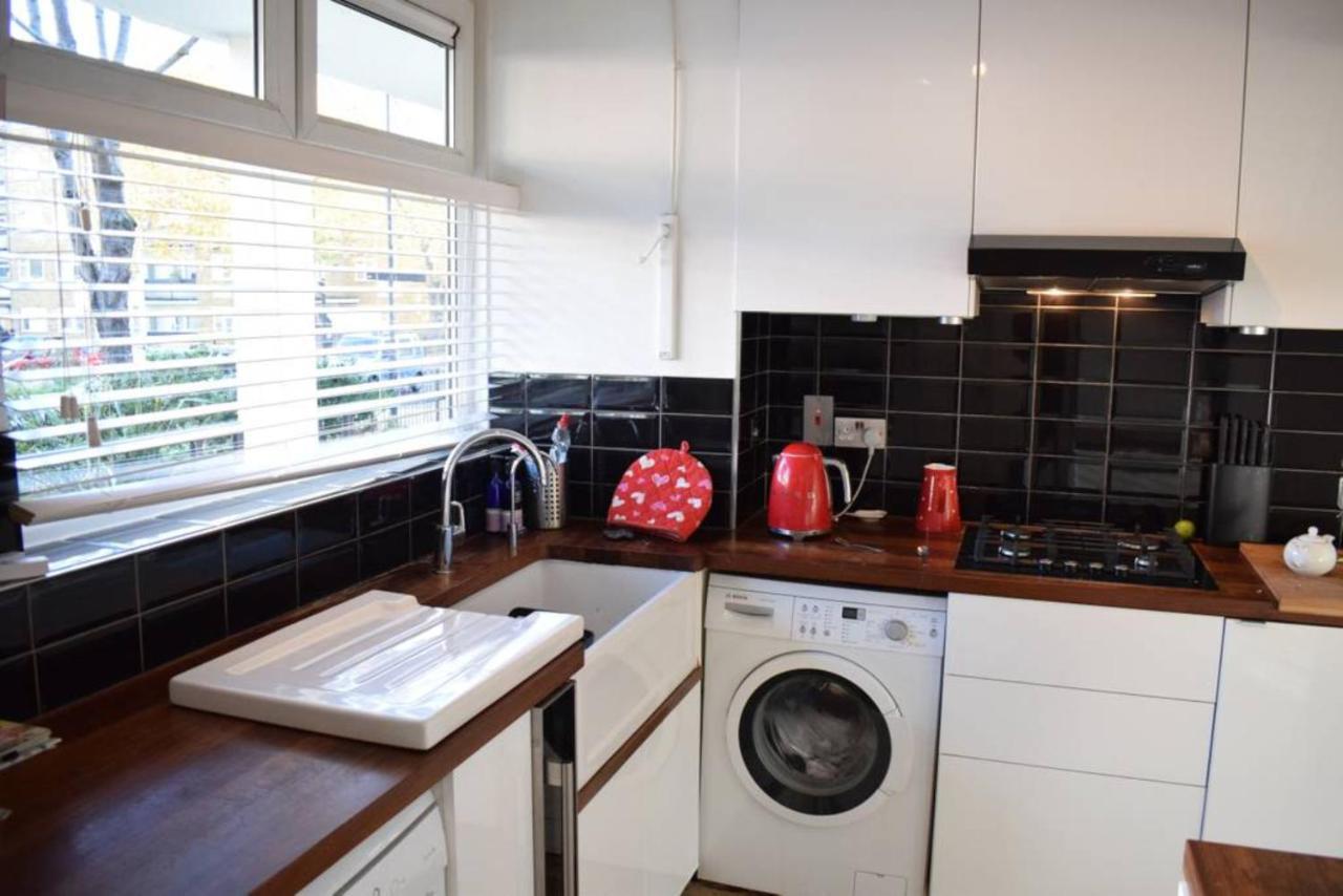 Modern 3 Bedroom In Brixton Apartment London