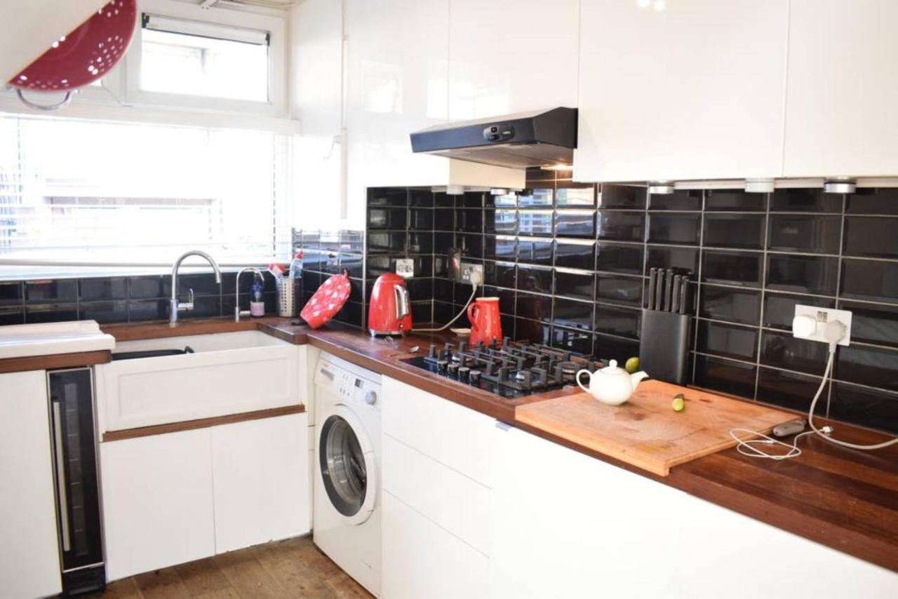 Modern 3 Bedroom In Brixton Apartment London