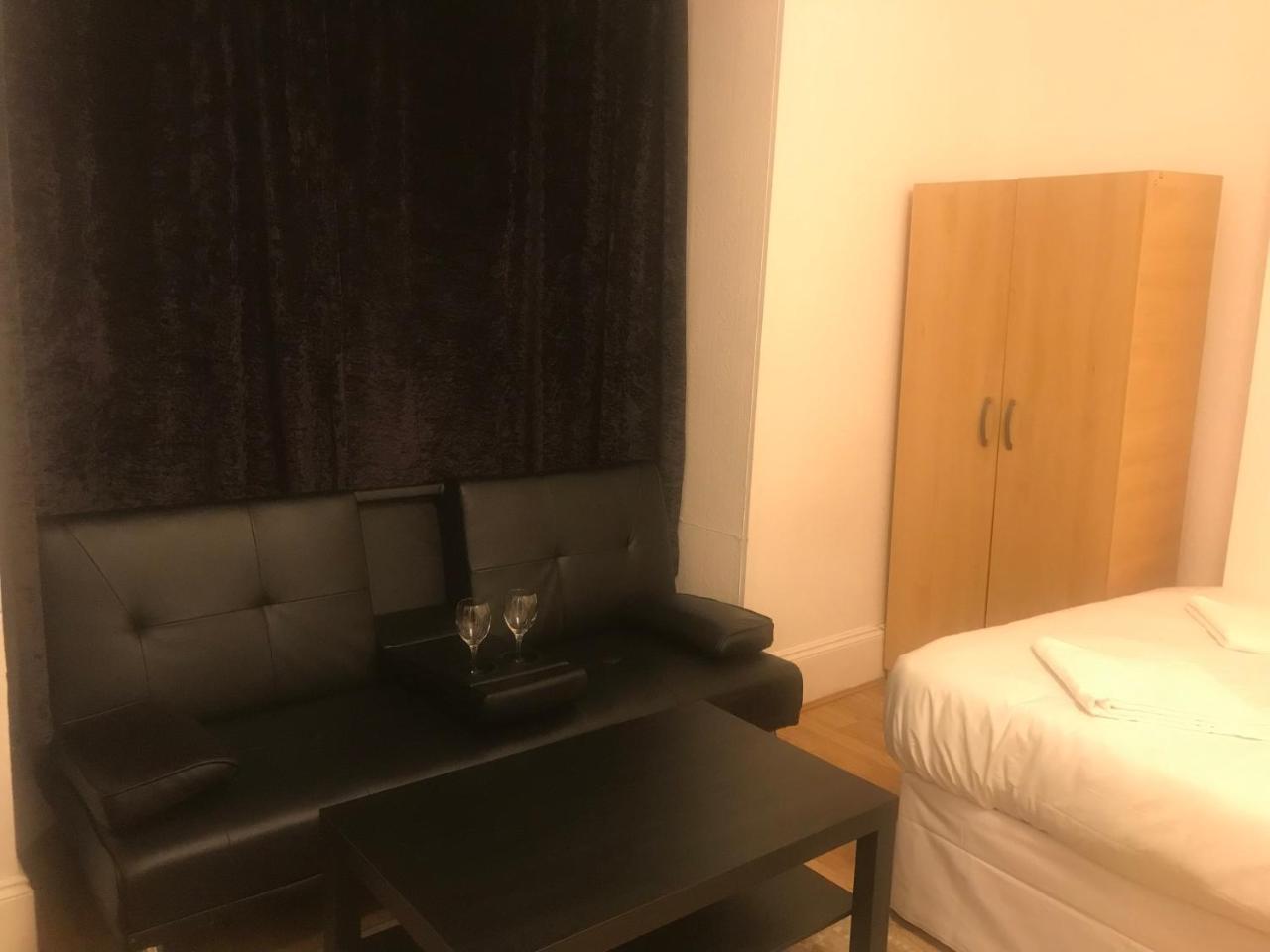 Poplar Guest house