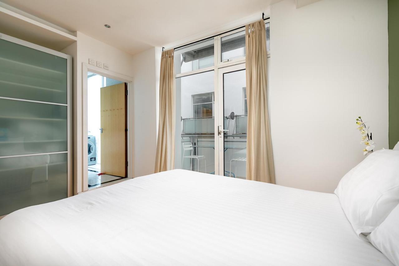 Holloway Road Apartment *