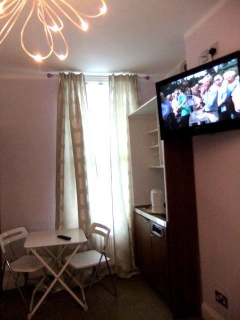 Dylan Kensington Aparthotel