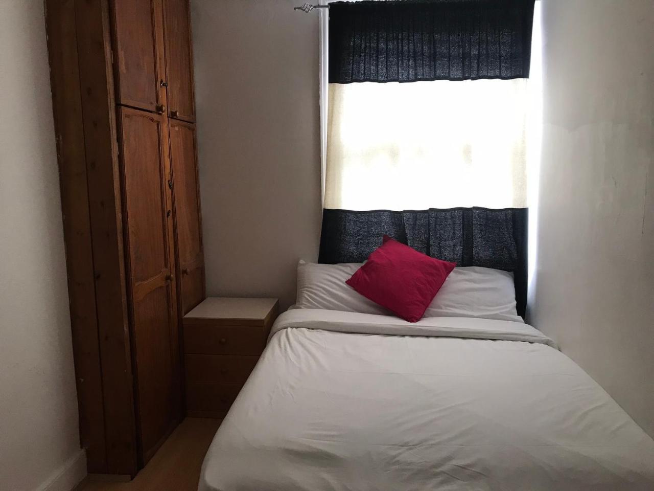 Poplar Guest house London