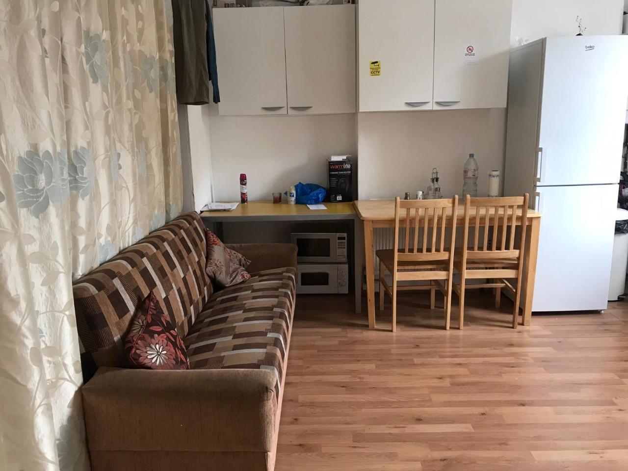 Poplar Guest house