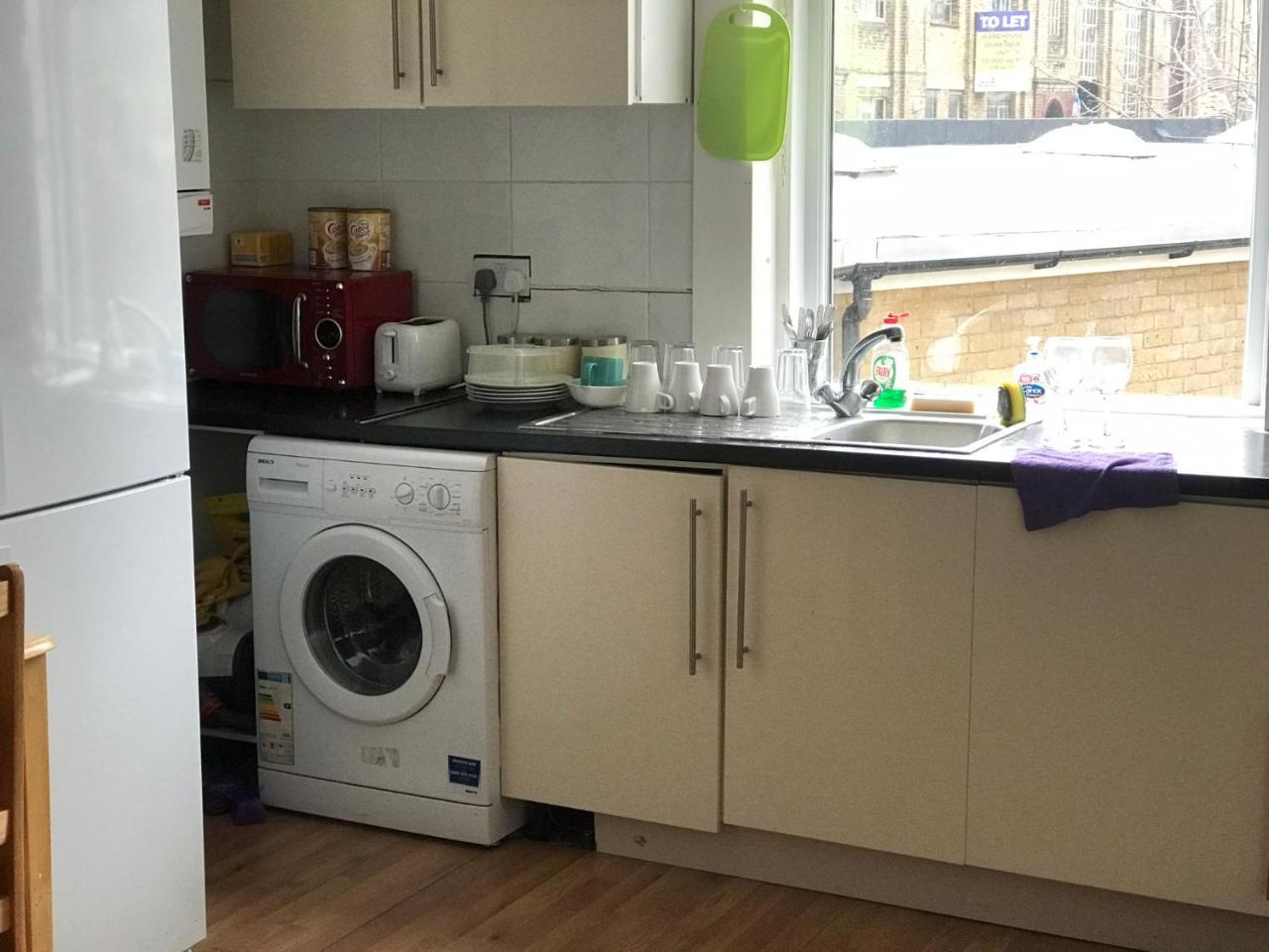 Guest house Poplar London