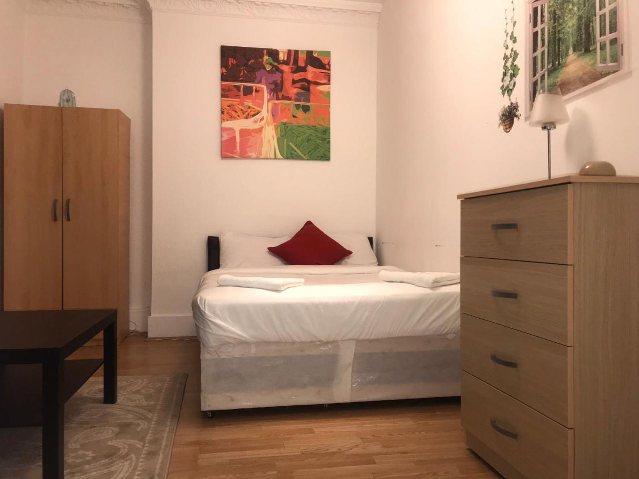 Guest house Poplar