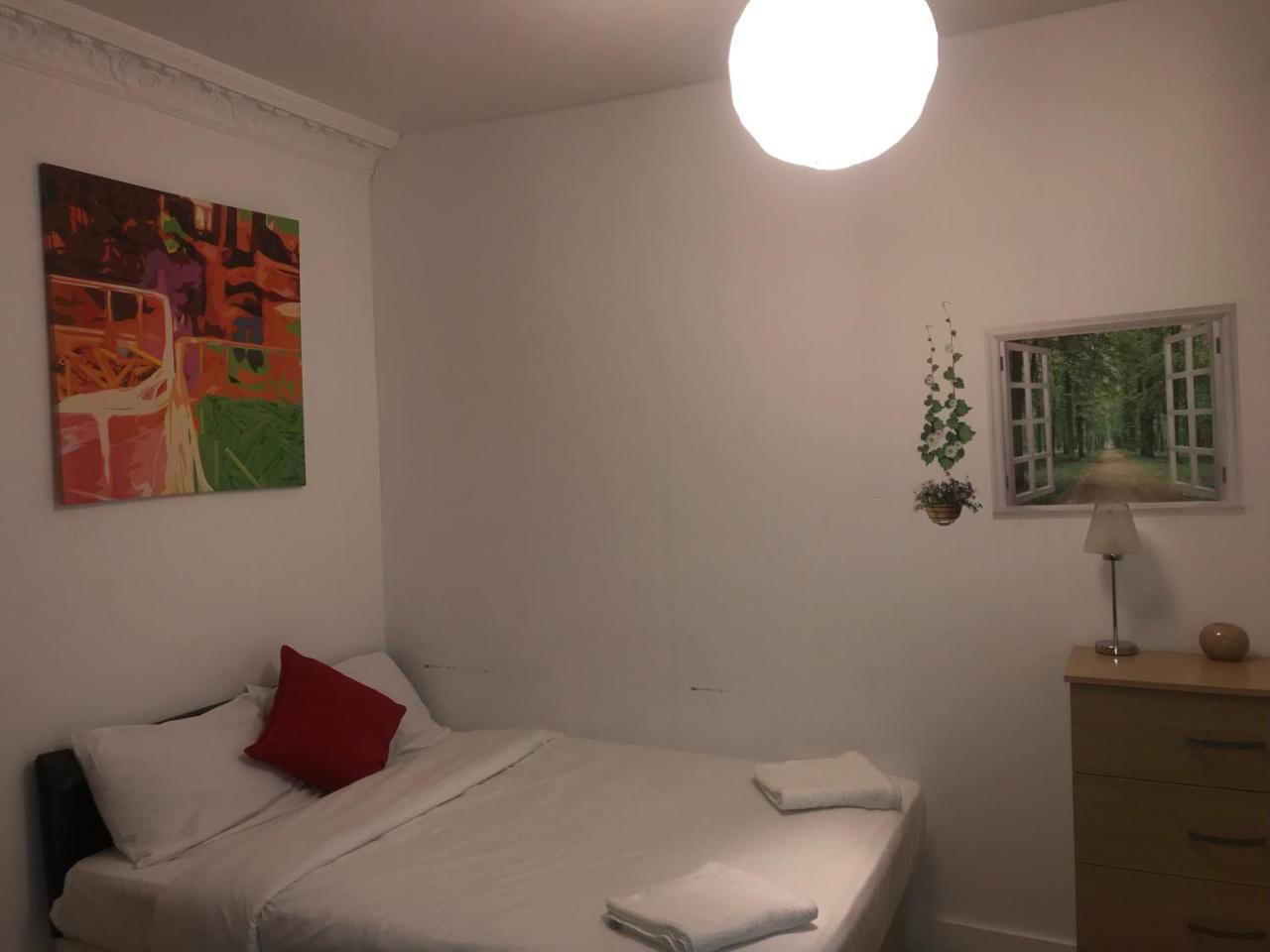 Guest house Poplar London