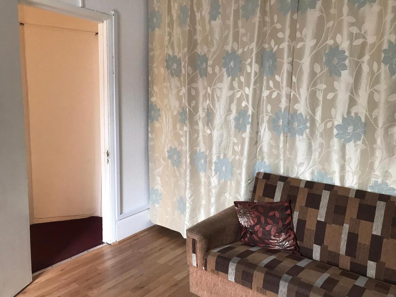 Poplar Guest house *