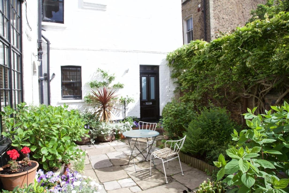 St Albans Apartment *