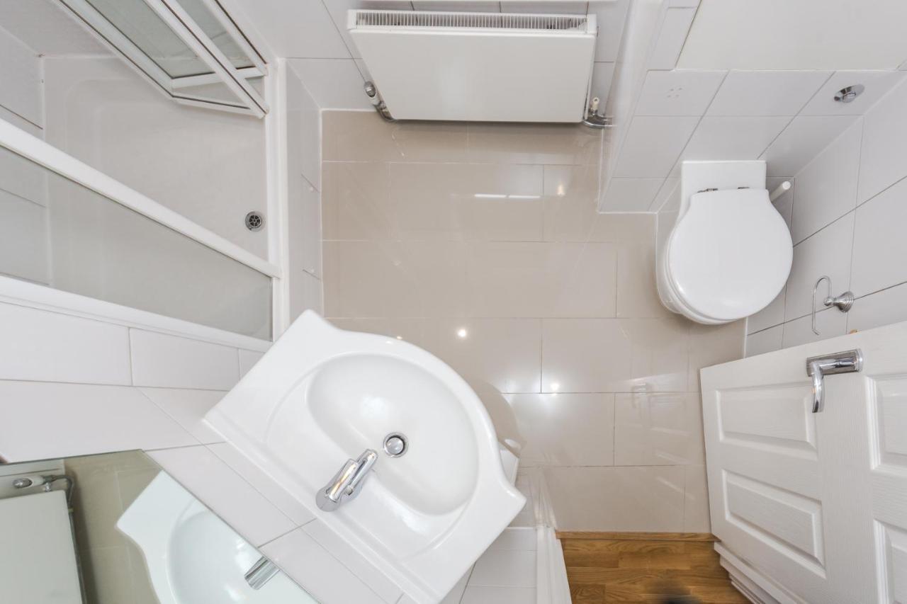 Cleveland Gardens Apartment