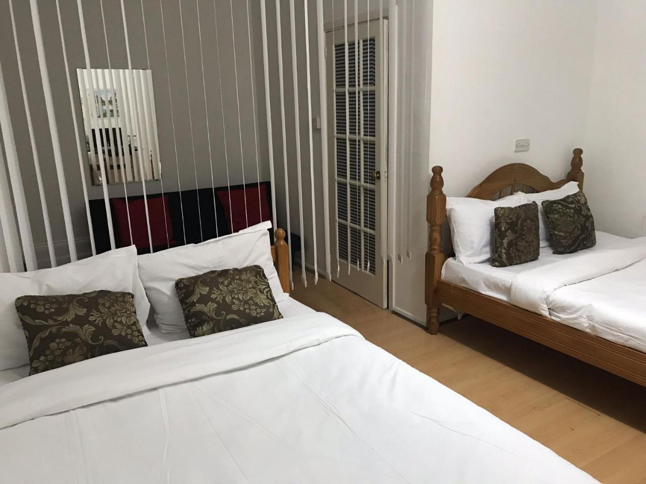 Guest house Poplar London