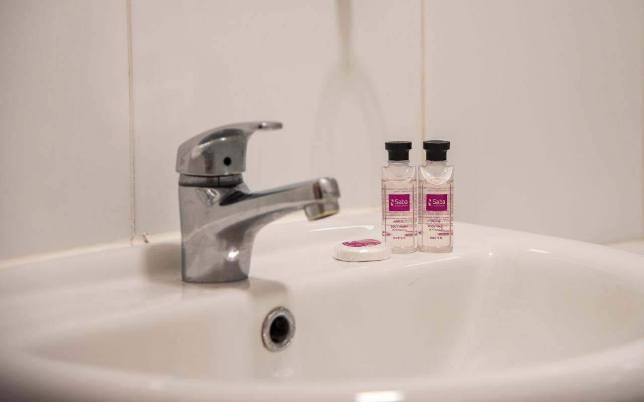 Royal 2 Hammersmith Guest house 3*