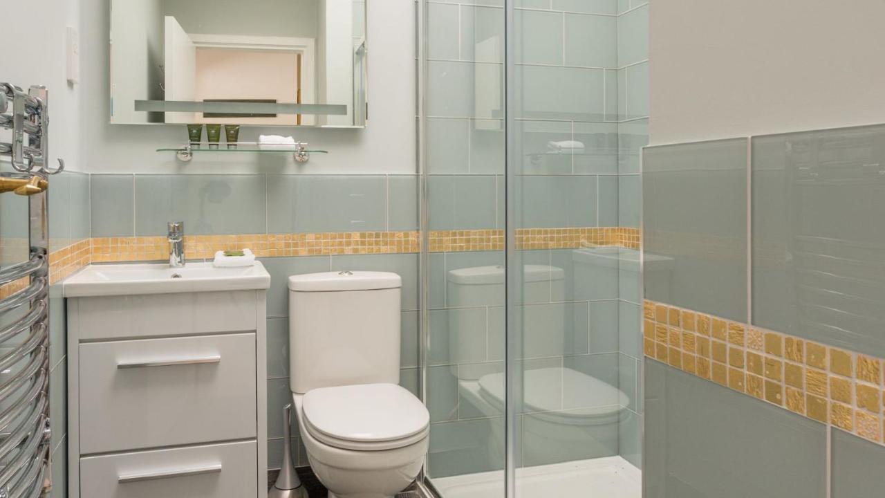 Apartment 37 Devonshire Mews West
