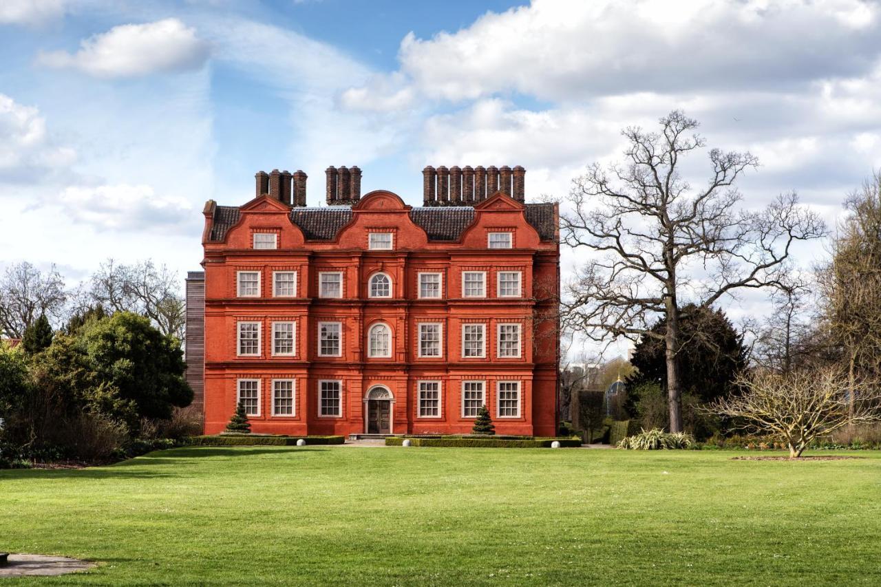 Grand Apartments Kew Gardens Londres