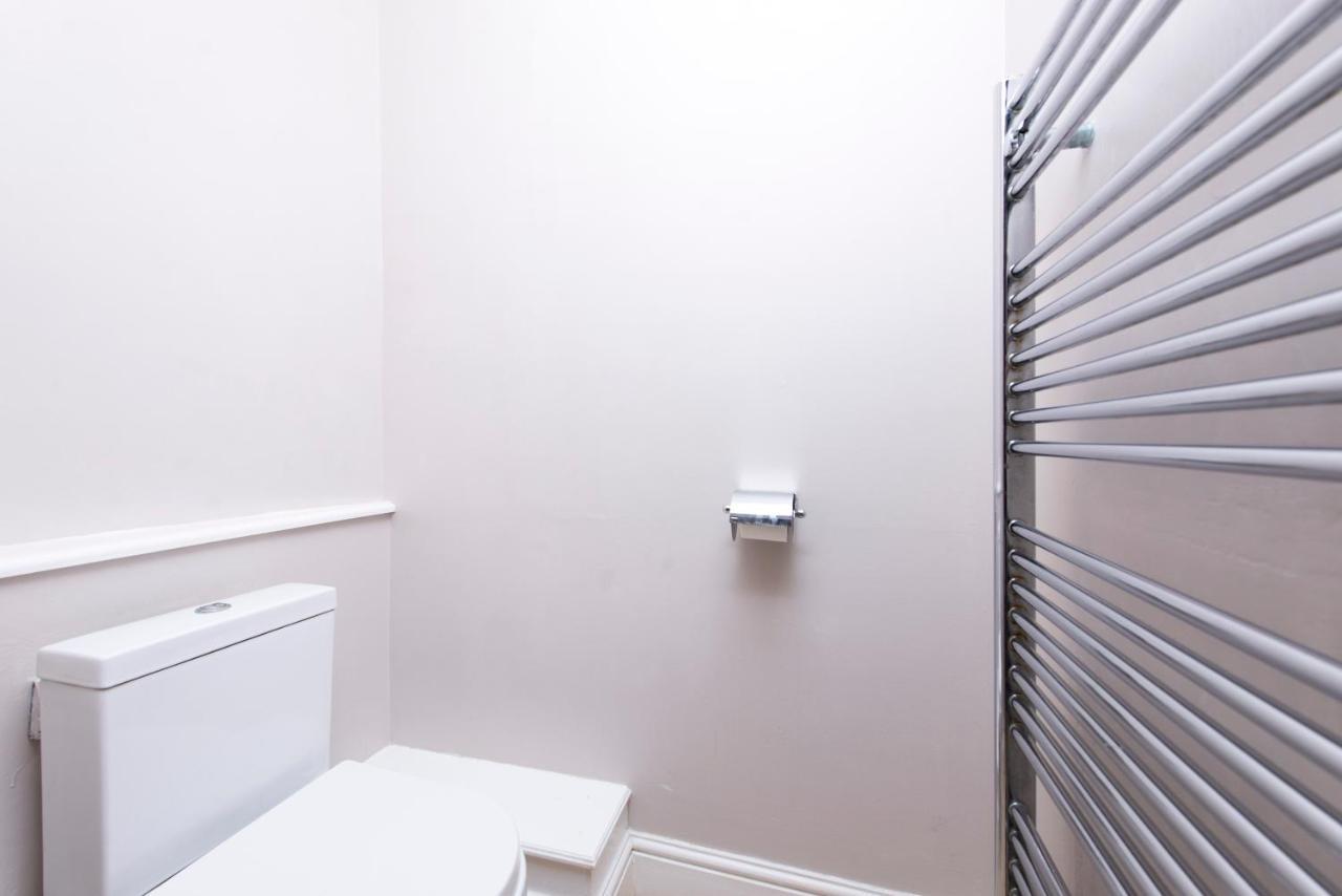 Wells Street Apartment