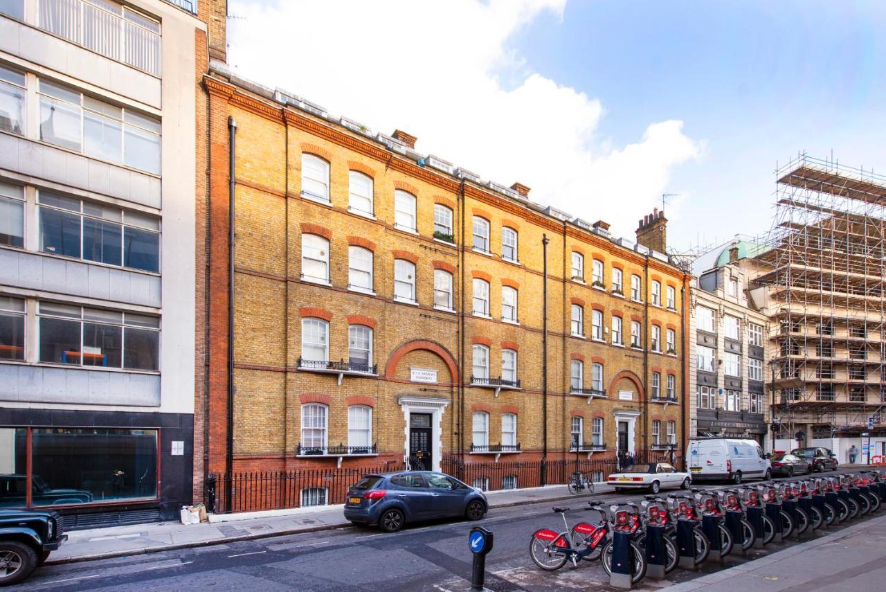 Apartment Wells Street London