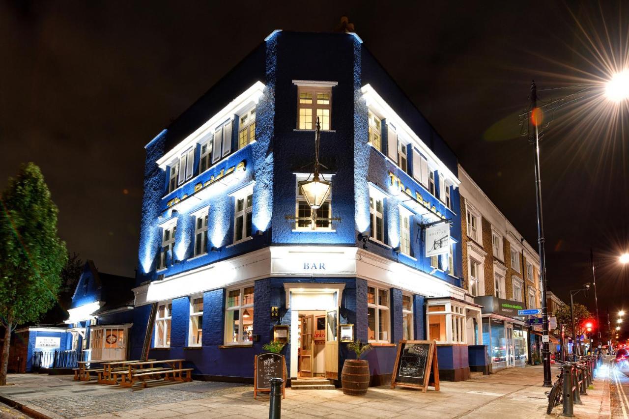 The Bridge Pub & Pensão 4*