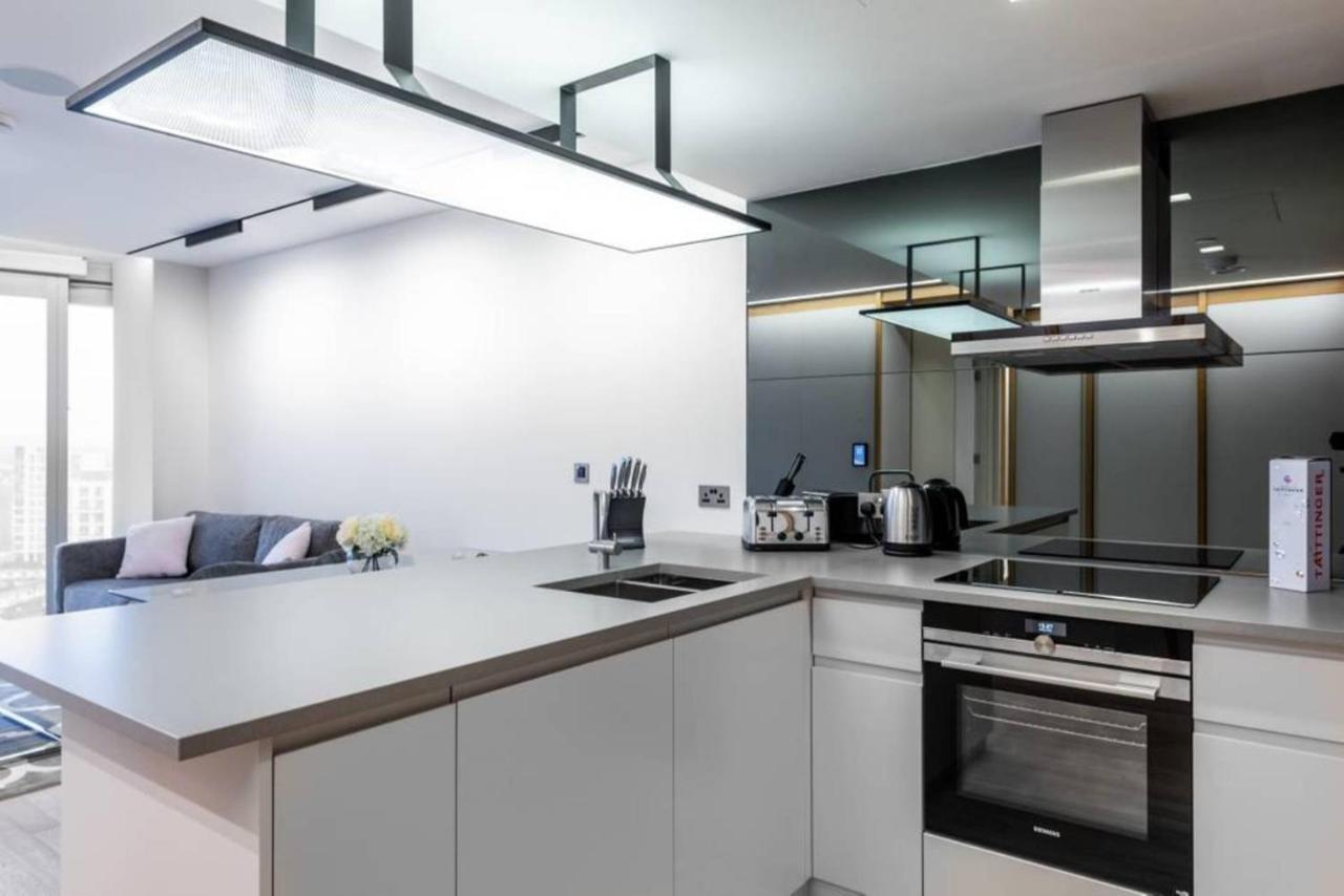 Amazing With Incredible Views * London