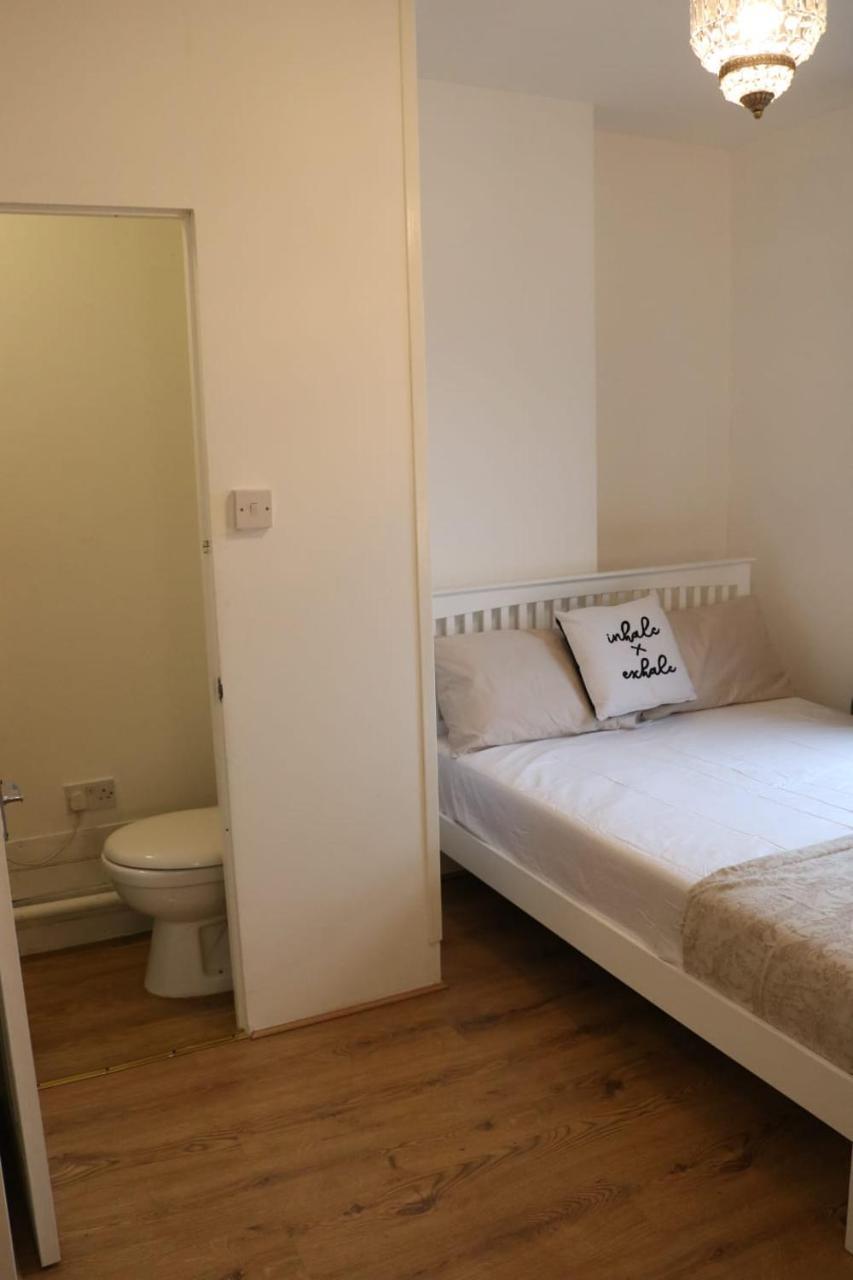 Homestay Victoria Style Flat Near Victoria Station London